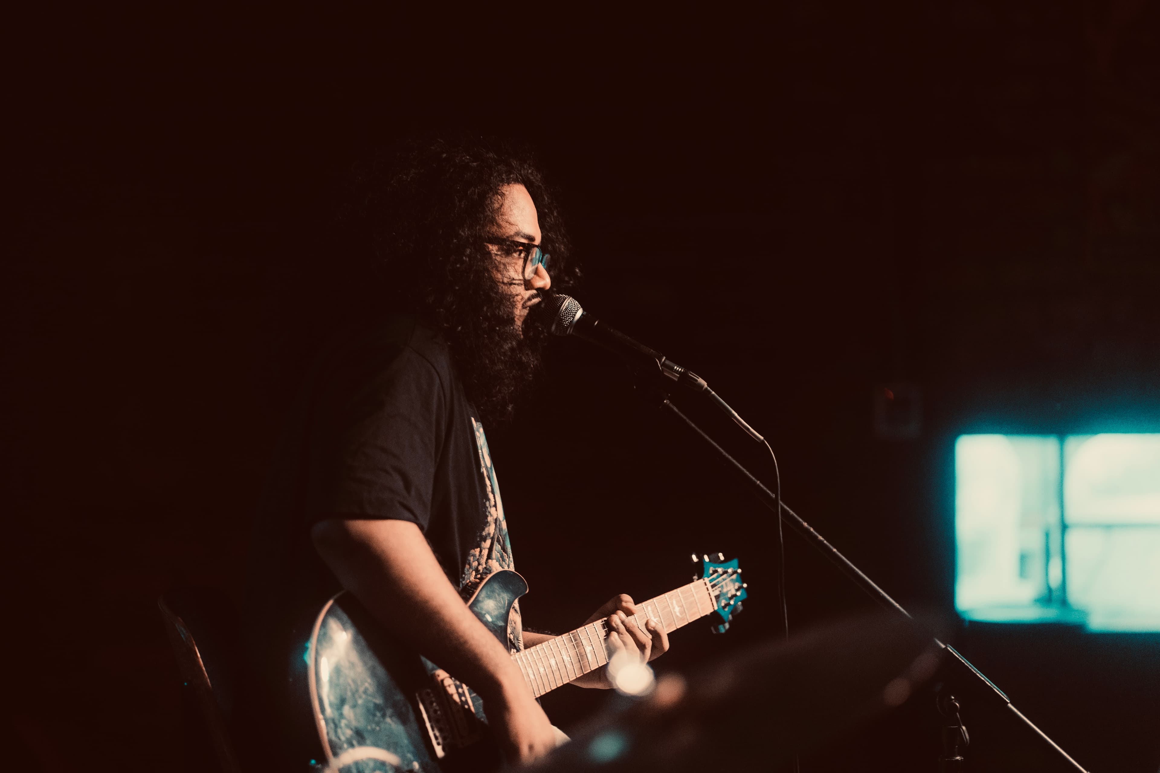 Live Ambient Indie Rock